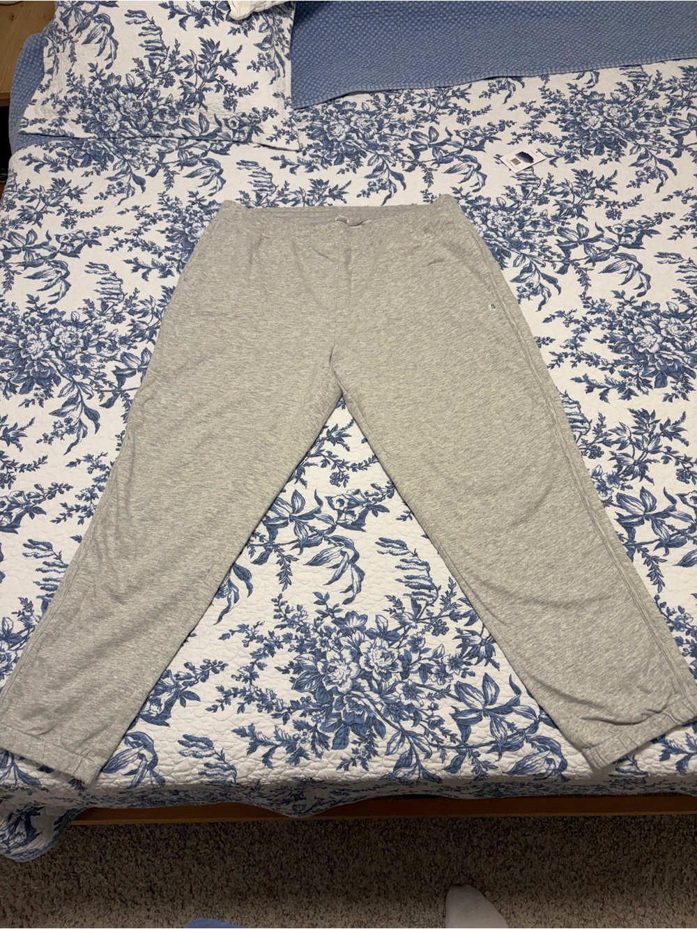 Aerie grey sweatpants – women’s XL (NWT)